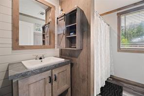 501 W 3rd Street - Photo 28
