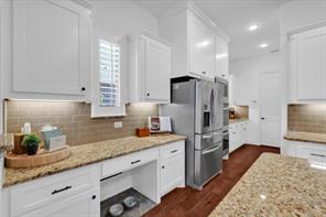 1004 Calumet Court - Photo 16