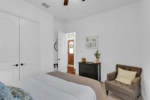 1004 Calumet Court - Photo 9