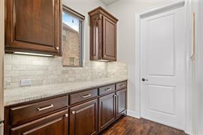1024 Highpoint Way - Photo 9