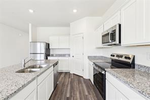 900 Stewart - Photo 11