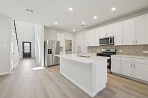 1004 Angel Street - Photo 3