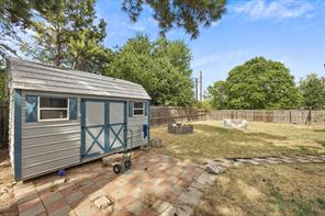 142 Iowa Place - Photo 15
