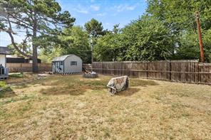 142 Iowa Place - Photo 16