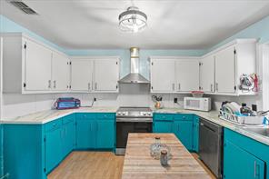 142 Iowa Place - Photo 8