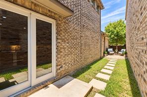 624 Club Drive - Photo 18