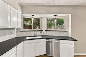 2840 Southridge Drive - Photo 11