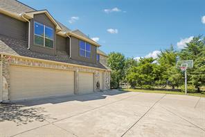 1761 Elmhurst Court - Photo 4