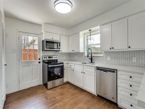 1307 Worthington Street - Photo 2