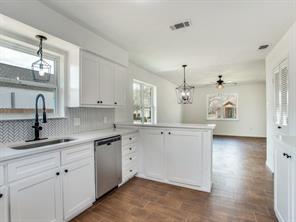 1307 Worthington Street - Photo 3