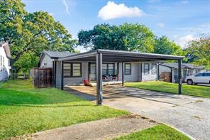 1721 Ridgewood Road - Photo 2