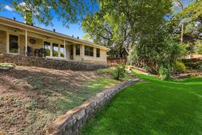 2811 Reedcroft Drive - Photo 4