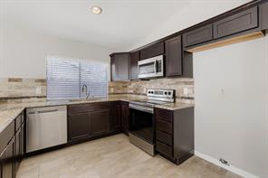 1012 Bellflower Drive - Photo 10