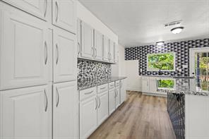 1513 Cecil Ct - Photo 10