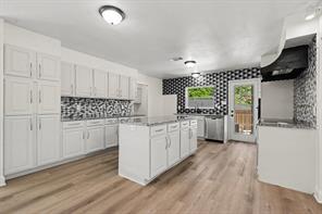 1513 Cecil Ct - Photo 4