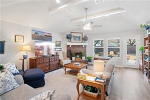 422 Travis Drive - Photo 3