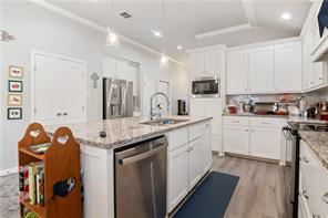 422 Travis Drive - Photo 8