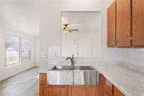 1615 Crockett Street - Photo 5
